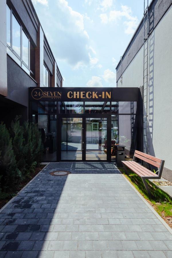 24Seven Hotel شفاباخ المظهر الخارجي الصورة